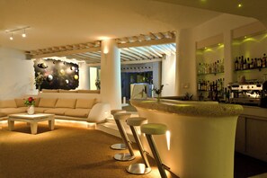 Bar (on property) - Ilio Maris Hotel (Mykonos)