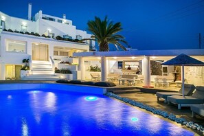 Outdoor pool - Ilio Maris Hotel (Mykonos)