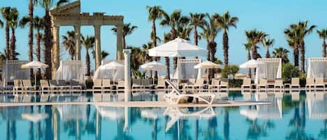 Piscine couverte, piscine extérieure