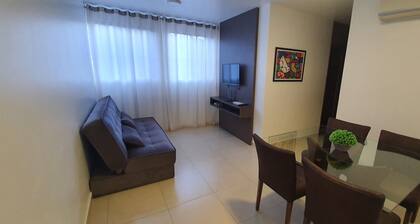 Apto Central Completo, com Suíte e Garagem