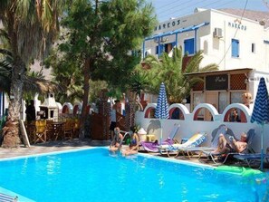 Outdoor pool - Markos Studios (Santorini)