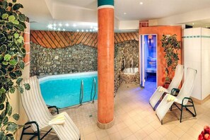Indoor pool - Zum Hirschen Hotel (Zell am See)