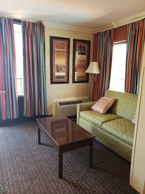 Living area - Days Inn at Oak Plantation (Kissimmee)