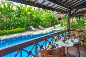 حمّام سباحة خارجي