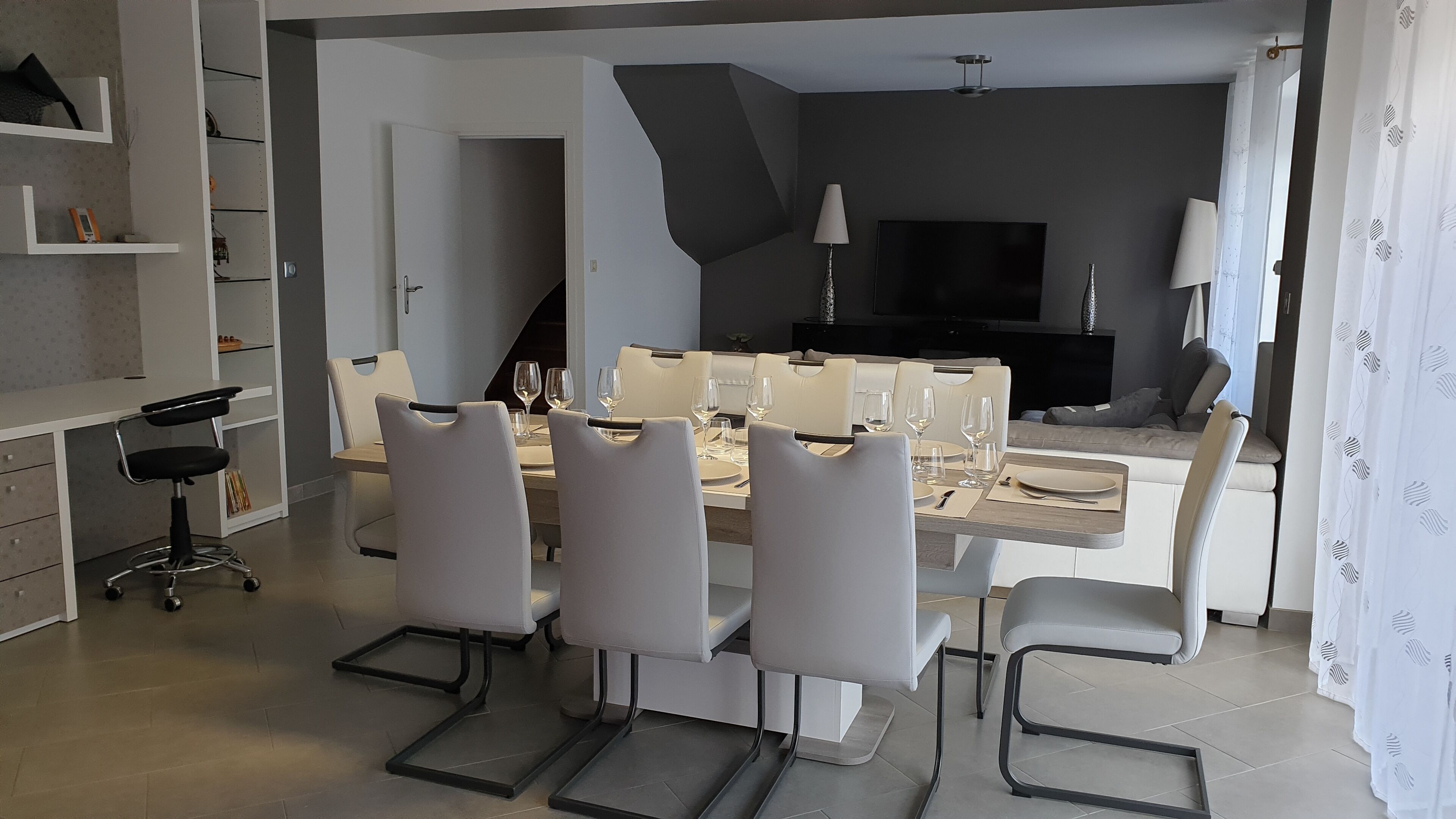 1- BizyFamily: 1 whole house of 160 m2 (8pers.)