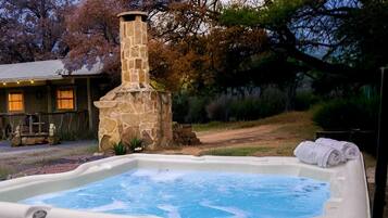 Bain à remous extérieur