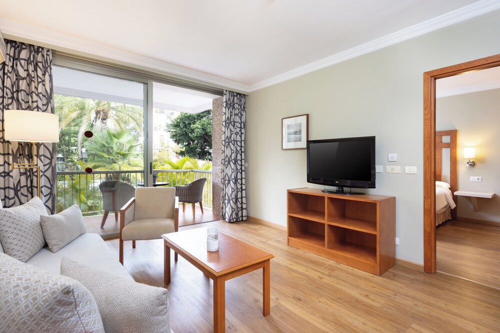 Hotel Colón Rambla by null