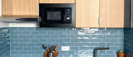 Micro-ondes, four, plaque de cuisson, lave-vaisselle