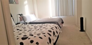 1 bedroom, desk, iron/ironing board, free WiFi - Bdrm On Mass In the Middle (Washington)