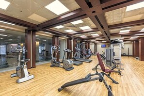 Fitness facility - Ramada Plaza Hotel (Astana)