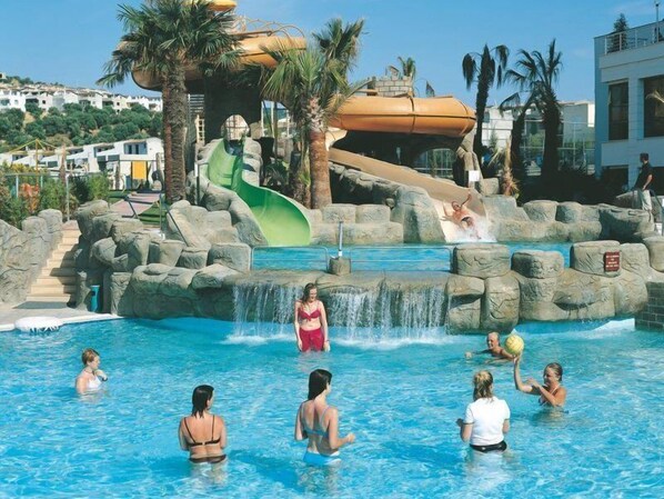 Indoor pool, outdoor pool - Palmin Hotel (Kuşadası)