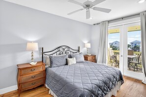 3 slaapkamers, een strijkplank/strijkijzer, gratis wifi, beddengoed