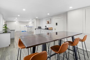 Dining - Americas Best Value Inn Austin University (Austin)