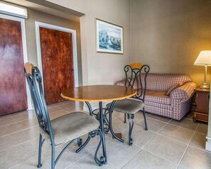 Interior - Rodeway Inn Gainesville (Gainesville)