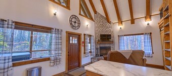 COZY COTTAGE with a "Modern Farmhouse Flair"