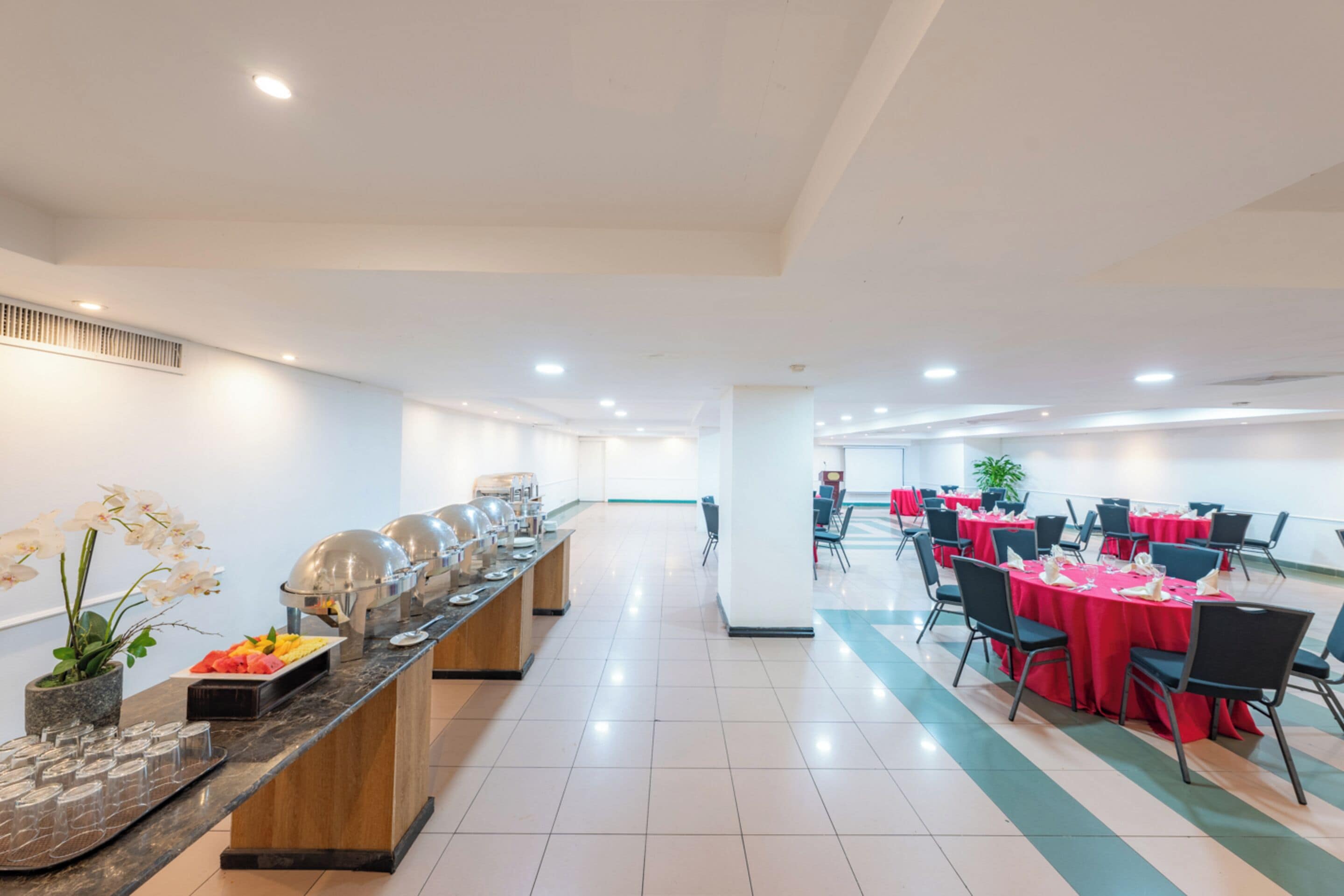 Desayuno buffet incluido todos los días 