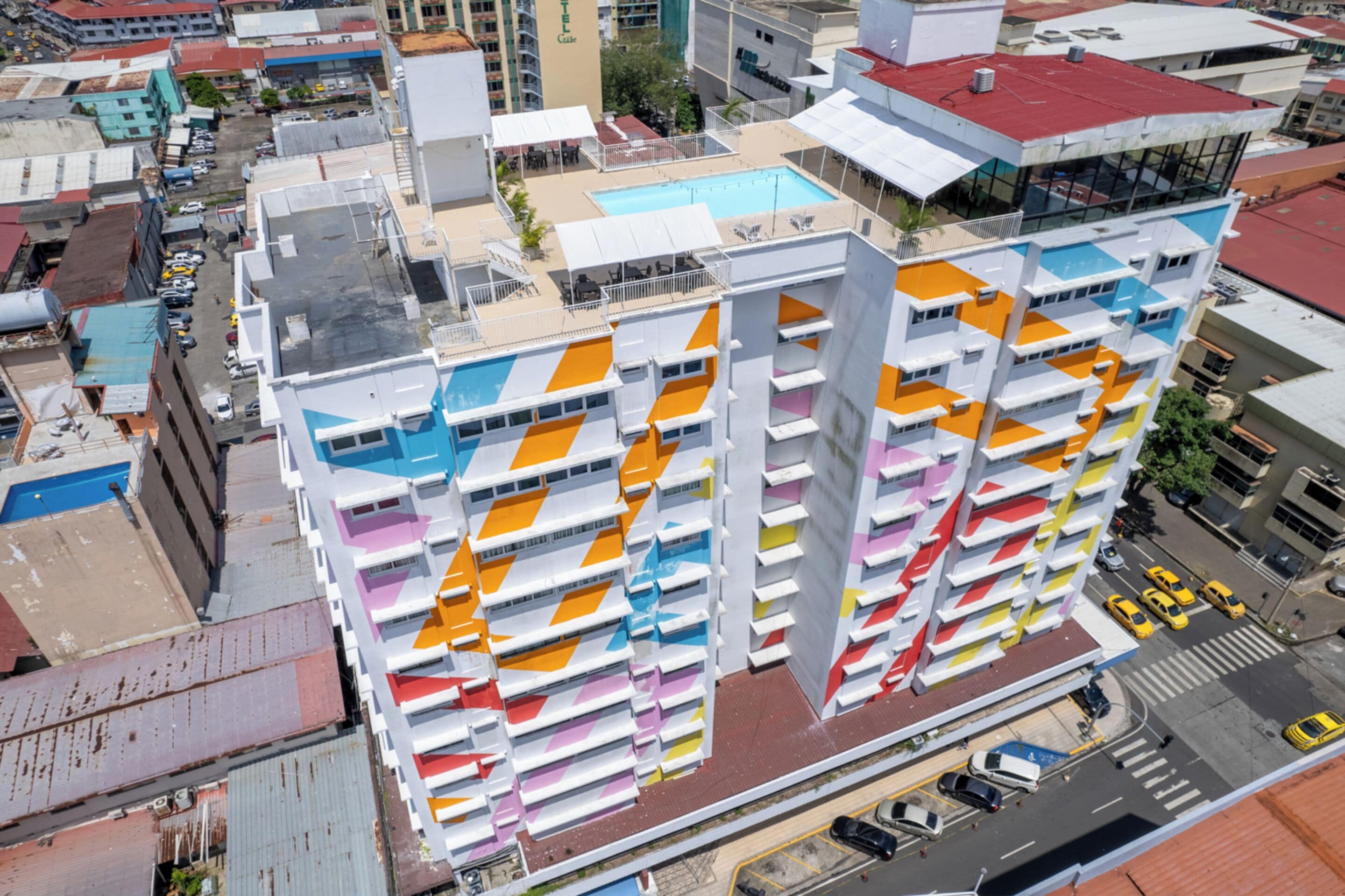 Vista frontal de la propiedad