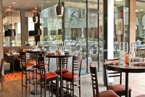 Restaurant - Delta Hotels by Marriott Baltimore North (Baltimore)