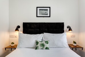 1 slaapkamer, een strijkplank/strijkijzer, gratis wifi, beddengoed