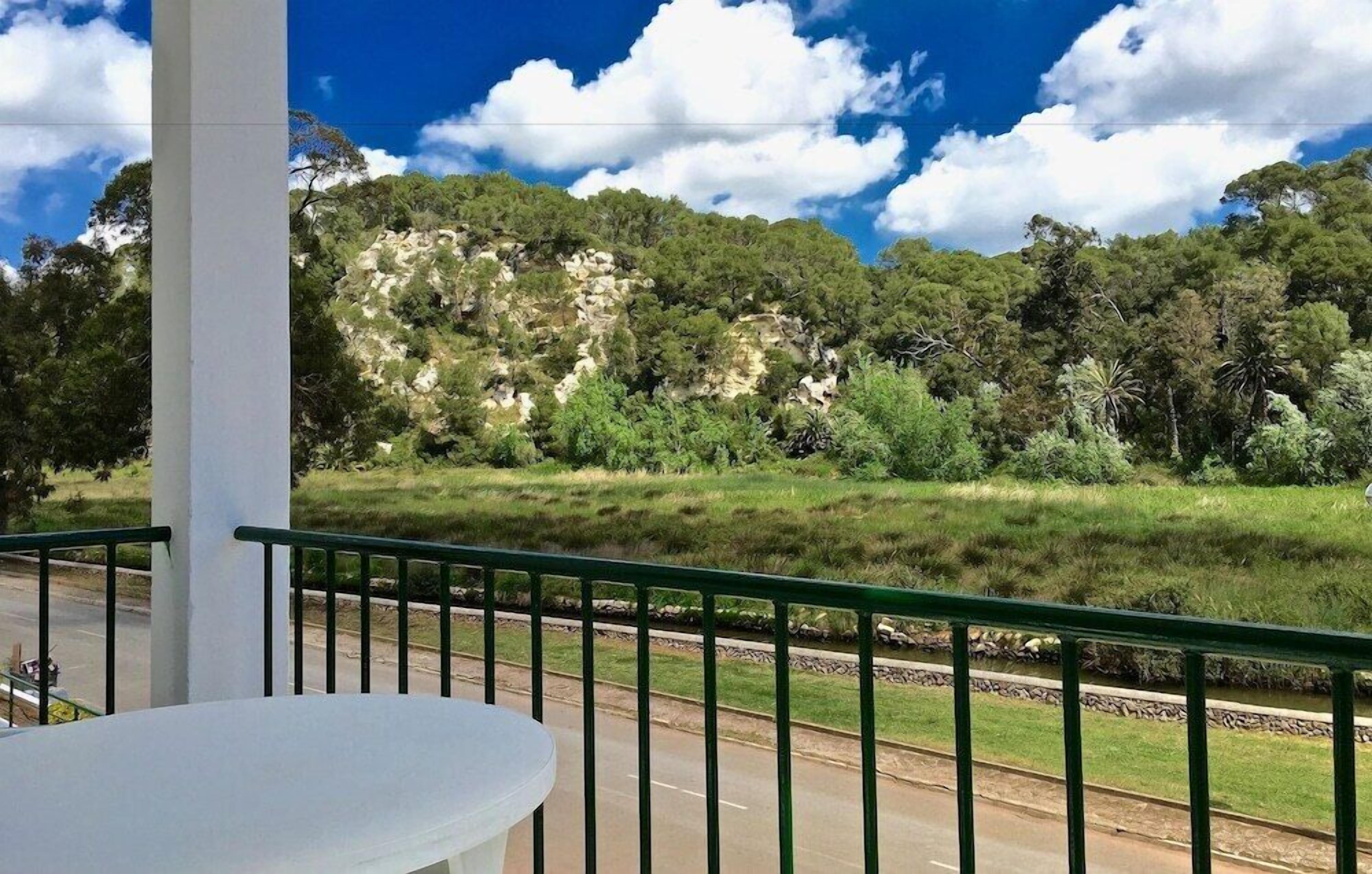 Khuôn viên nơi lưu trú