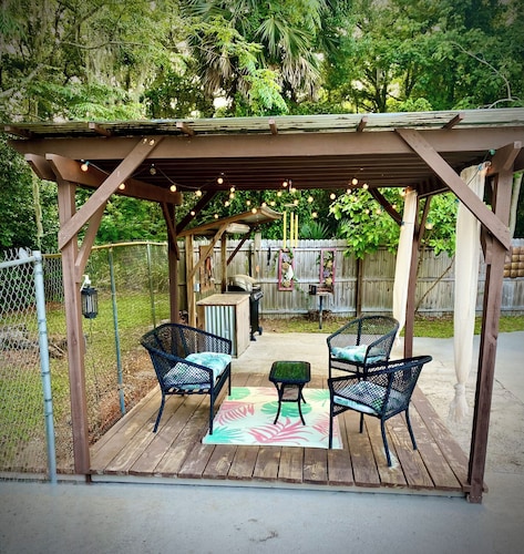 The Launch Pad with a pool! King bed and private backyard