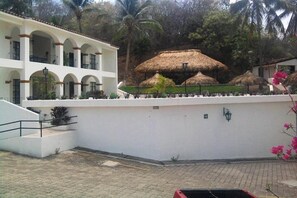 Khuôn viên nơi lưu trú