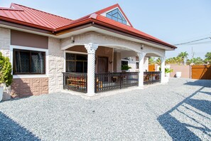 Exterior - Luxury 2 Bedroom House @ Tema Community 3 (Tema)