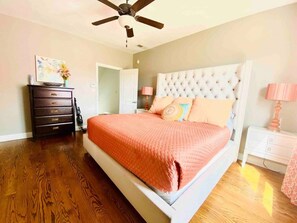 3 bedrooms, iron/ironing board, WiFi, bed sheets - 🌇 Private Sunset Rooftop w/ secure EV Garage ⚡️🚗💨 (Memphis)