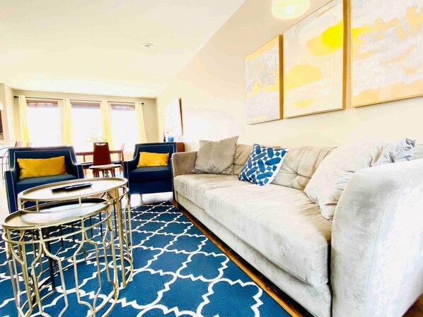 Televisión, libros y estéreo 