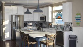 獨棟房屋, 多張床 (Island Time - 103 Treasure Ct) | 私人廚房
