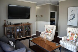 Huis, Meerdere bedden (Island Time - 103 Treasure Ct) | Woonkamer