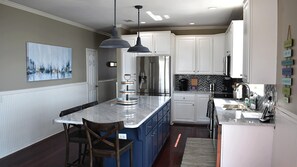 House, Multiple Beds (Island Time - 103 Treasure Ct) | Private kitchen