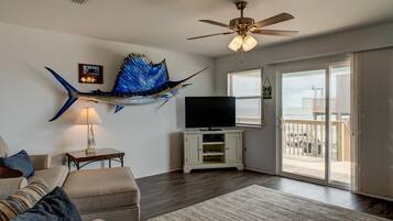 獨棟房屋, 多張床 (Sandbar - 105 Raphael Semmes) | 客廳