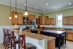 House, Multiple Beds (Purple Parrot - 200 Leonora Ct) | Private kitchen - Purple Parrot - 200 Leonora Ct (Dauphin Island)