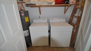 House, Multiple Beds (Beach Break - 105 Tristan Ct) | Laundry