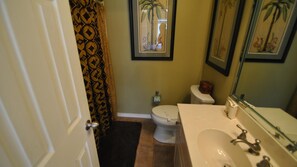 House, Multiple Beds (Beach Break - 105 Tristan Ct) | Bathroom - Beach Break - 105 Tristan Ct (Dauphin Island)