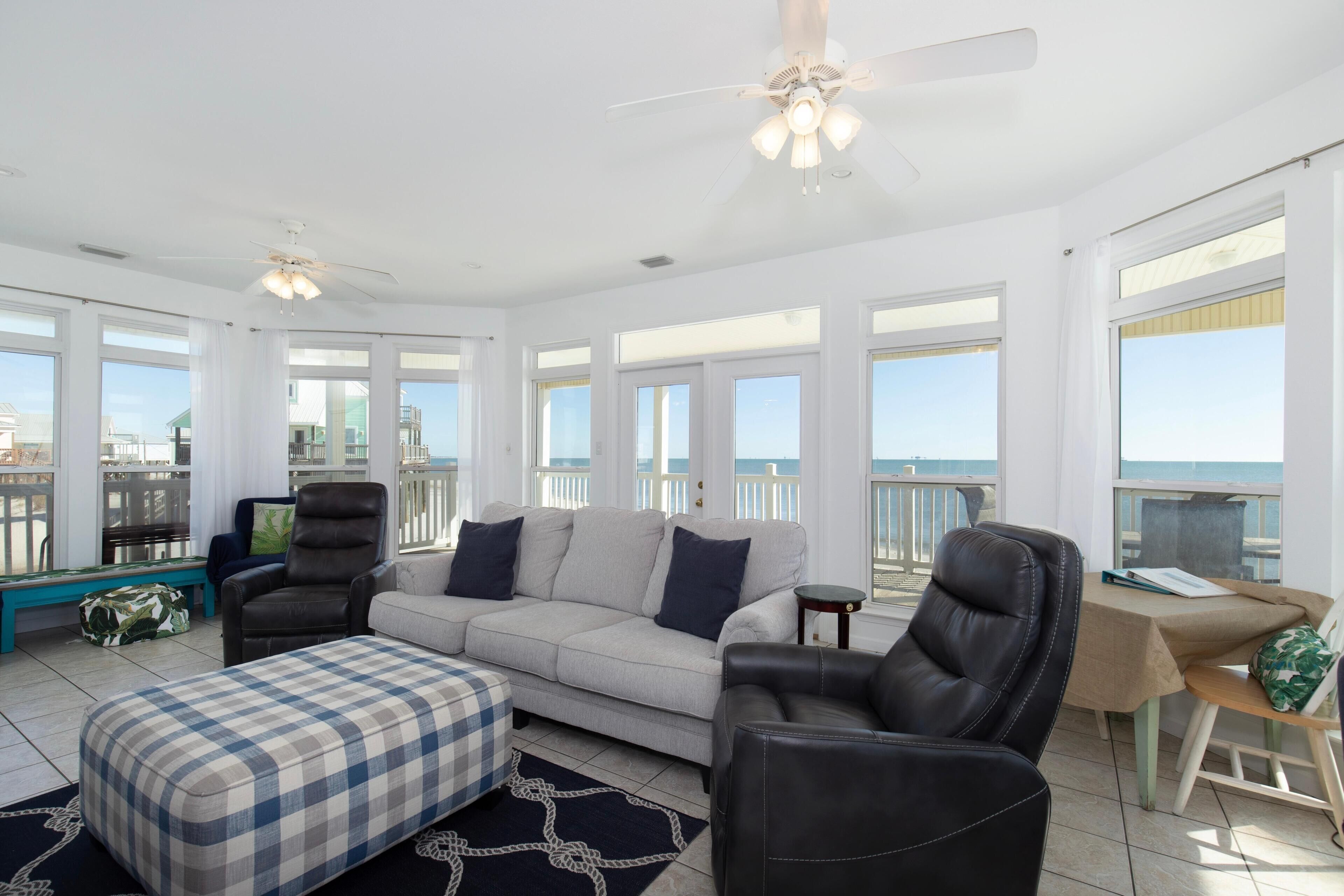 House, Multiple Beds (Simple Pleasures - 103 Strand) | Living room