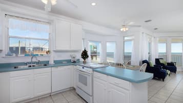 House, Multiple Beds (Simple Pleasures - 103 Strand) | Private kitchen
