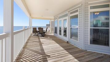 House, Multiple Beds (Simple Pleasures - 103 Strand) | Balcony