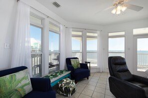Living room - Simple Pleasures - 103 Strand (Dauphin Island)