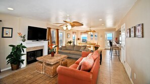Casa, varias camas (Kowabunga - 102 Shell Ct) | Sala de estar