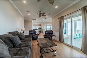 Living room - Shamrock Shores - 2941 Bienvil (Dauphin Island)