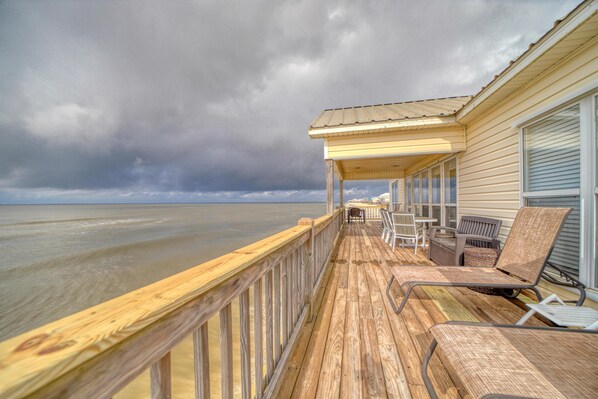 Hus - flera sängar (Rainbows End - 100-B Shell Ct) | Balkong