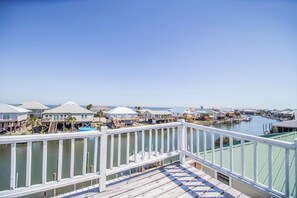 Casa, várias camas (Sea Spot - 2252 Mallard) | Sacada