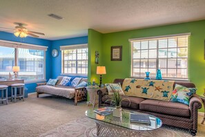 Condo, Multiple Beds (Bikinis & Martinis - Surf Club B12) | Living room