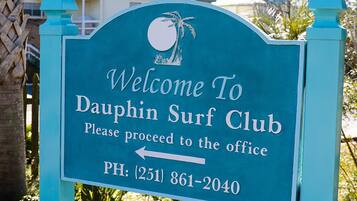 Condo, varias camas (Bikinis & Martinis - Surf Club B12) | Exterior