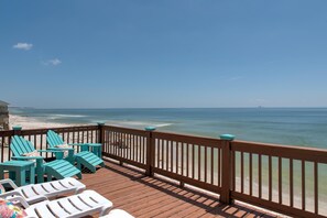 Casa, varias camas (Dauphin Charm - 2237 Bienville) | Balcón