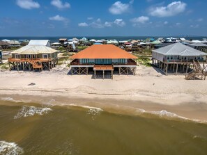 Casa, varias camas (Dauphin Charm - 2237 Bienville) | Playa | En la playa