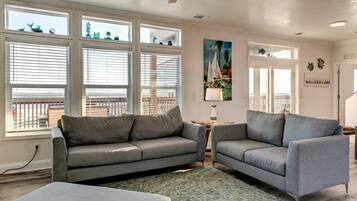 House, Multiple Beds (Wave Loudest - 103 Pushmata) | Living room