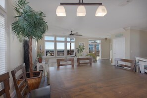 House, Multiple Beds (Wave Loudest - 103 Pushmata) | Living room - Wave Loudest - 103 Pushmata (Dauphin Island)